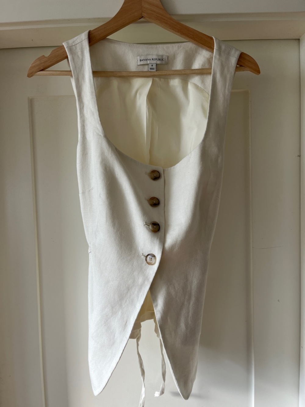 Banana Republic Ivory Button-Front Sleeveless Vest